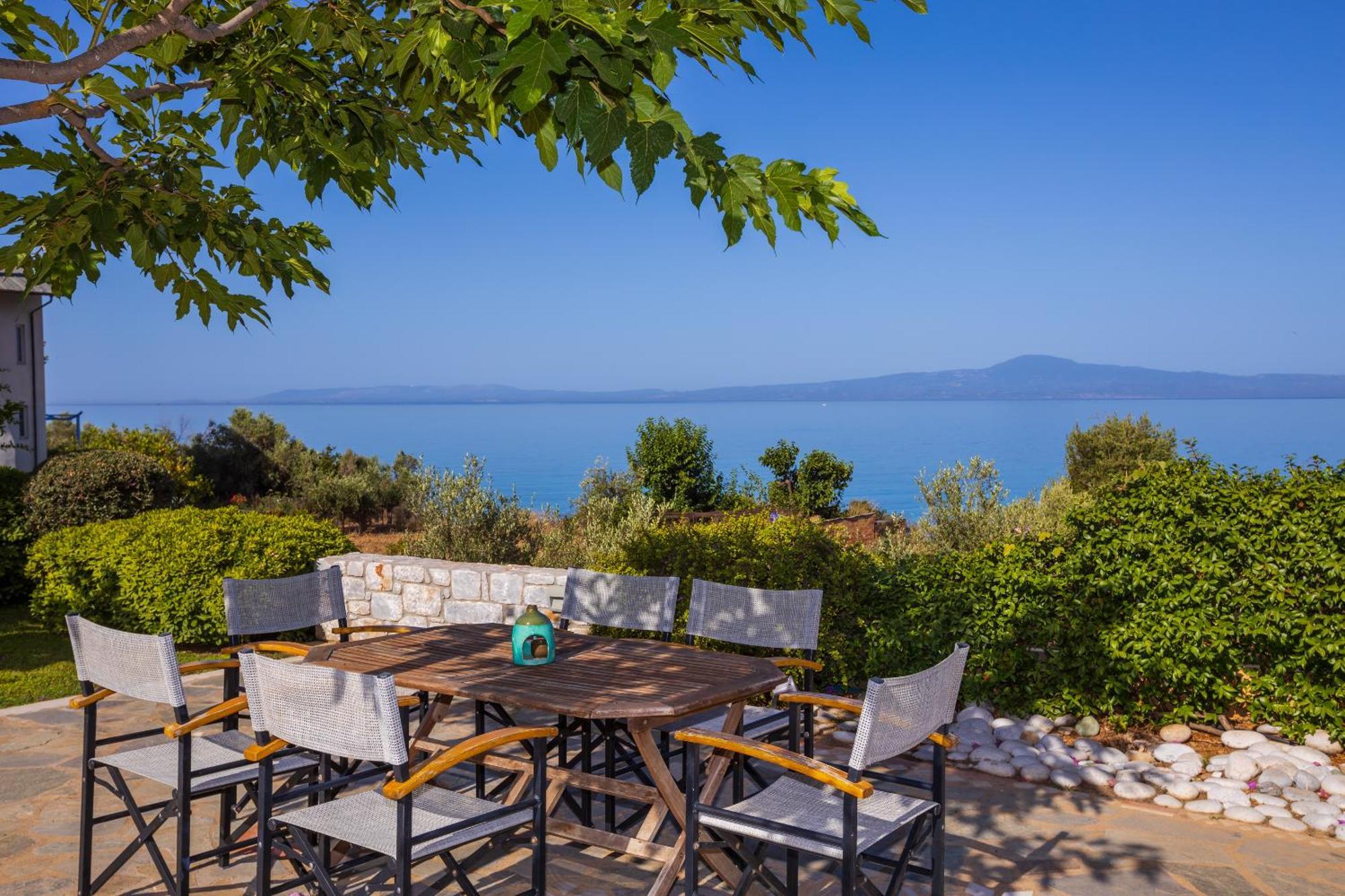Messinian Blue Seaside Villa Kalamata Exterior foto