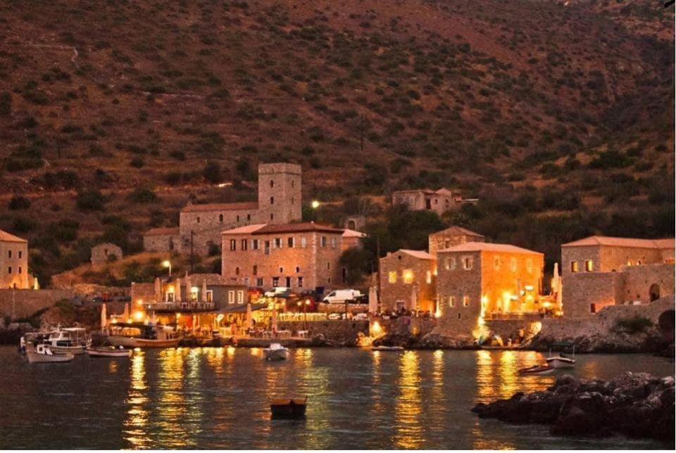 Messinian Blue Seaside Villa Kalamata Exterior foto