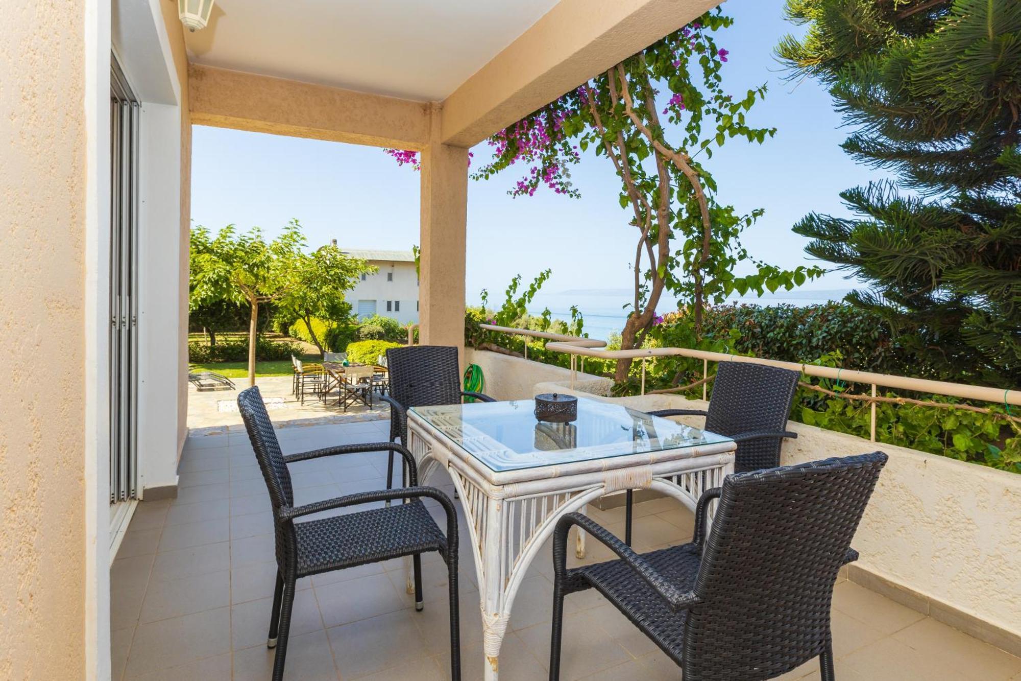 Messinian Blue Seaside Villa Kalamata Exterior foto
