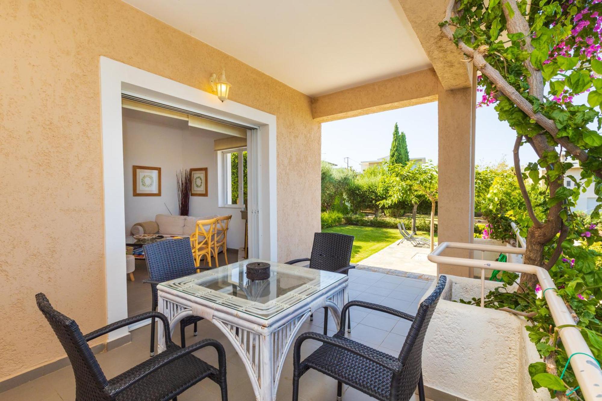 Messinian Blue Seaside Villa Kalamata Exterior foto