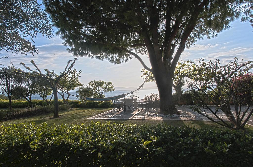 Messinian Blue Seaside Villa Kalamata Exterior foto