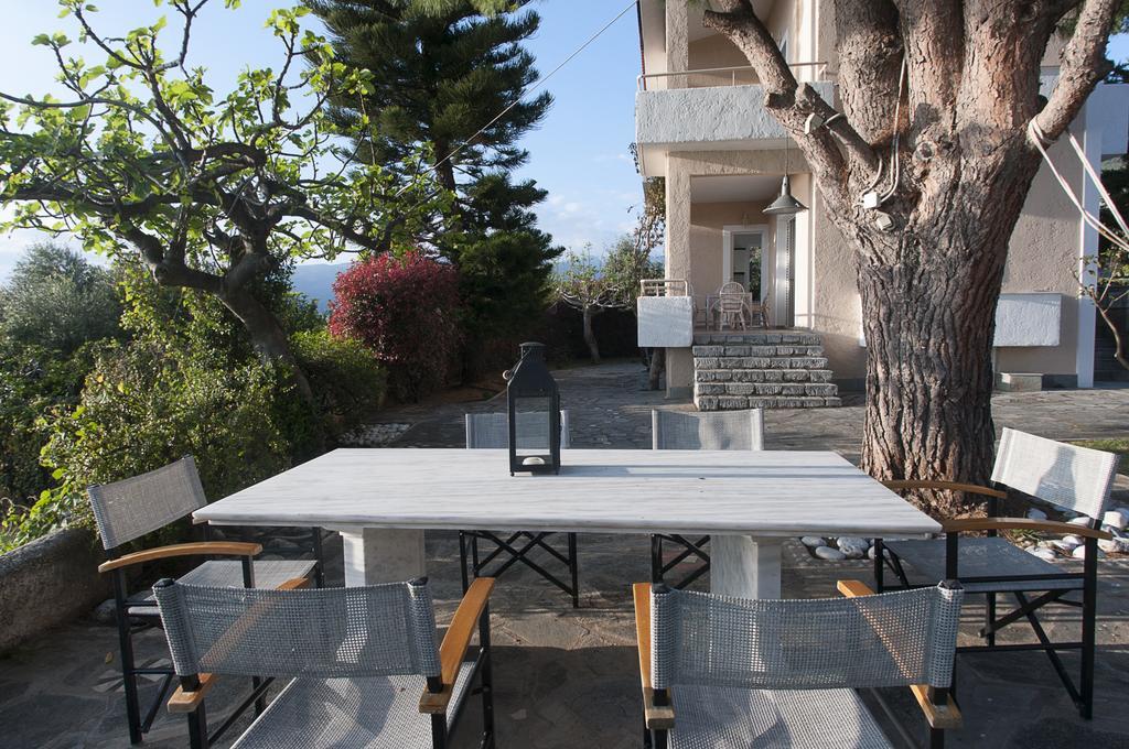 Messinian Blue Seaside Villa Kalamata Exterior foto
