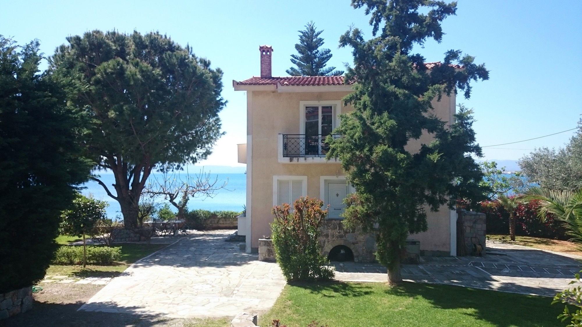 Messinian Blue Seaside Villa Kalamata Exterior foto
