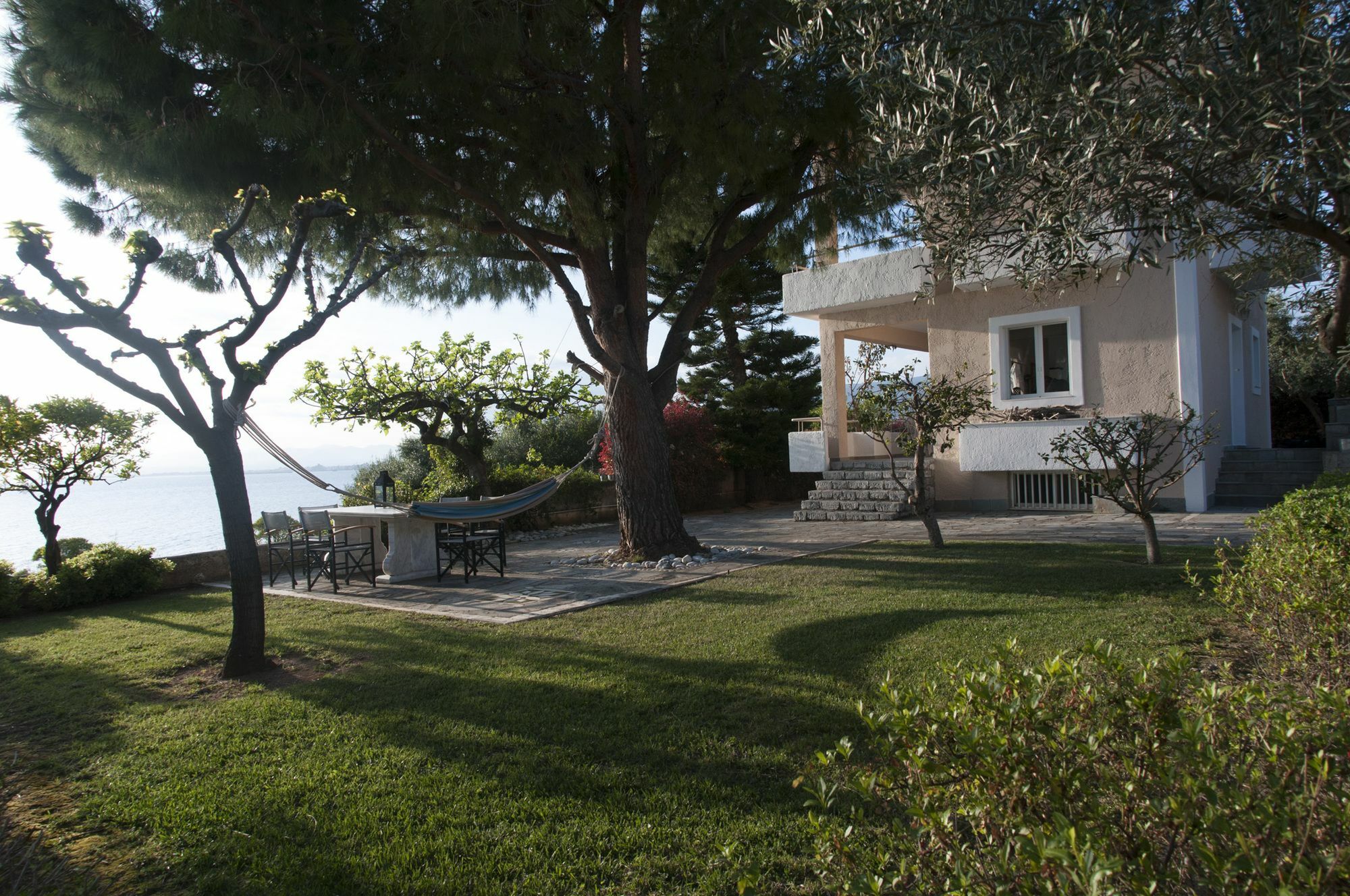 Messinian Blue Seaside Villa Kalamata Exterior foto