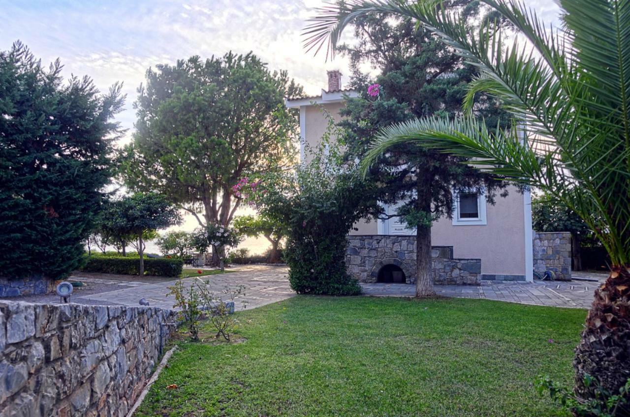 Messinian Blue Seaside Villa Kalamata Exterior foto