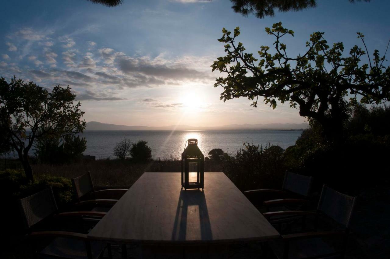 Messinian Blue Seaside Villa Kalamata Exterior foto